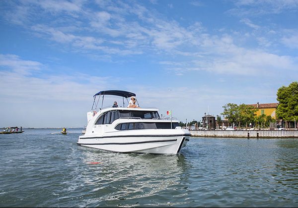 Vacanze a bordo di una Houseboat